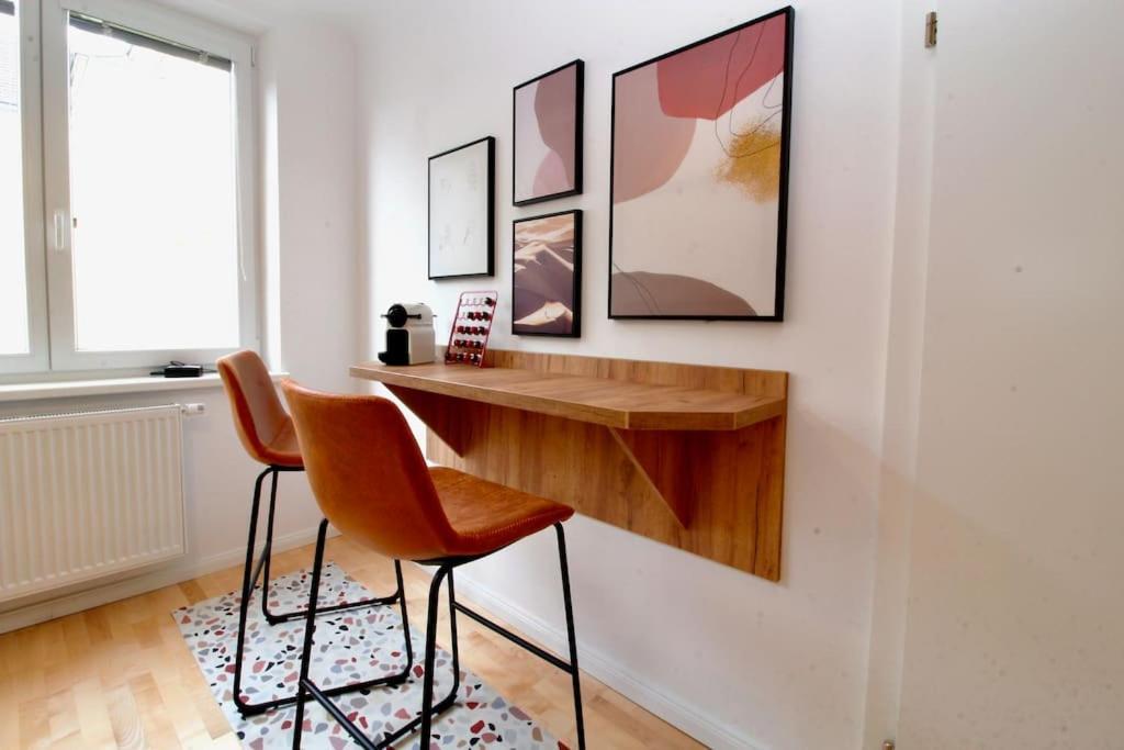 Apartment Central Charm - Comfortable 3-br *