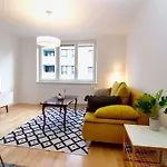 Central Vienna Charm - Comfortable 3-Br Stay
