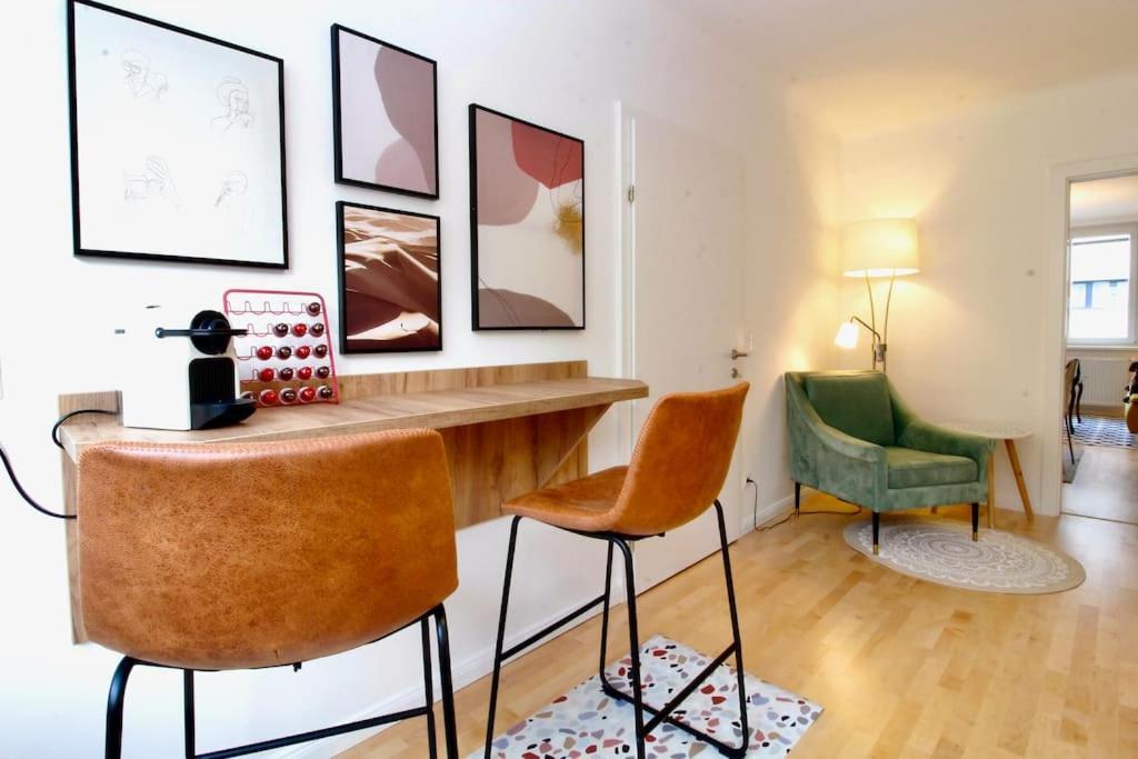 Central Charm - Comfortable 3-br * Wenen
