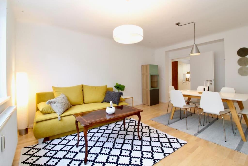 Appartement Central Charm - Comfortable 3-br Wenen
